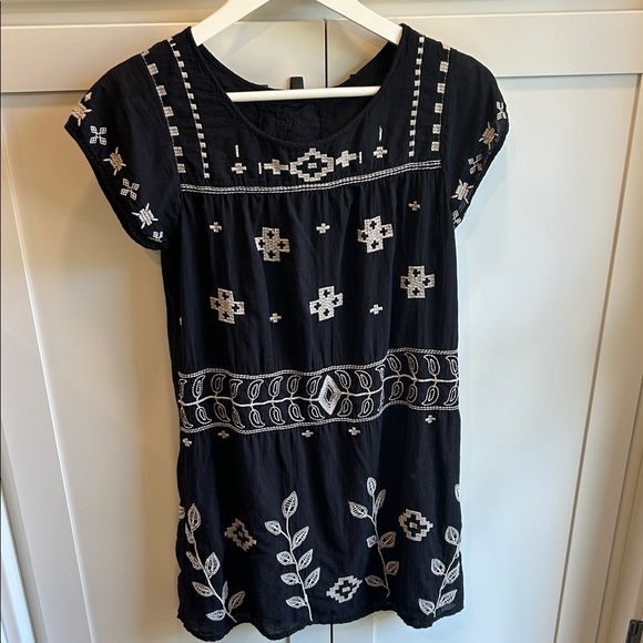 3J Johnny Was Workshop Black Tunic Dress with White Embroidery Boho Gothcore XS - Picture 4 of 13
